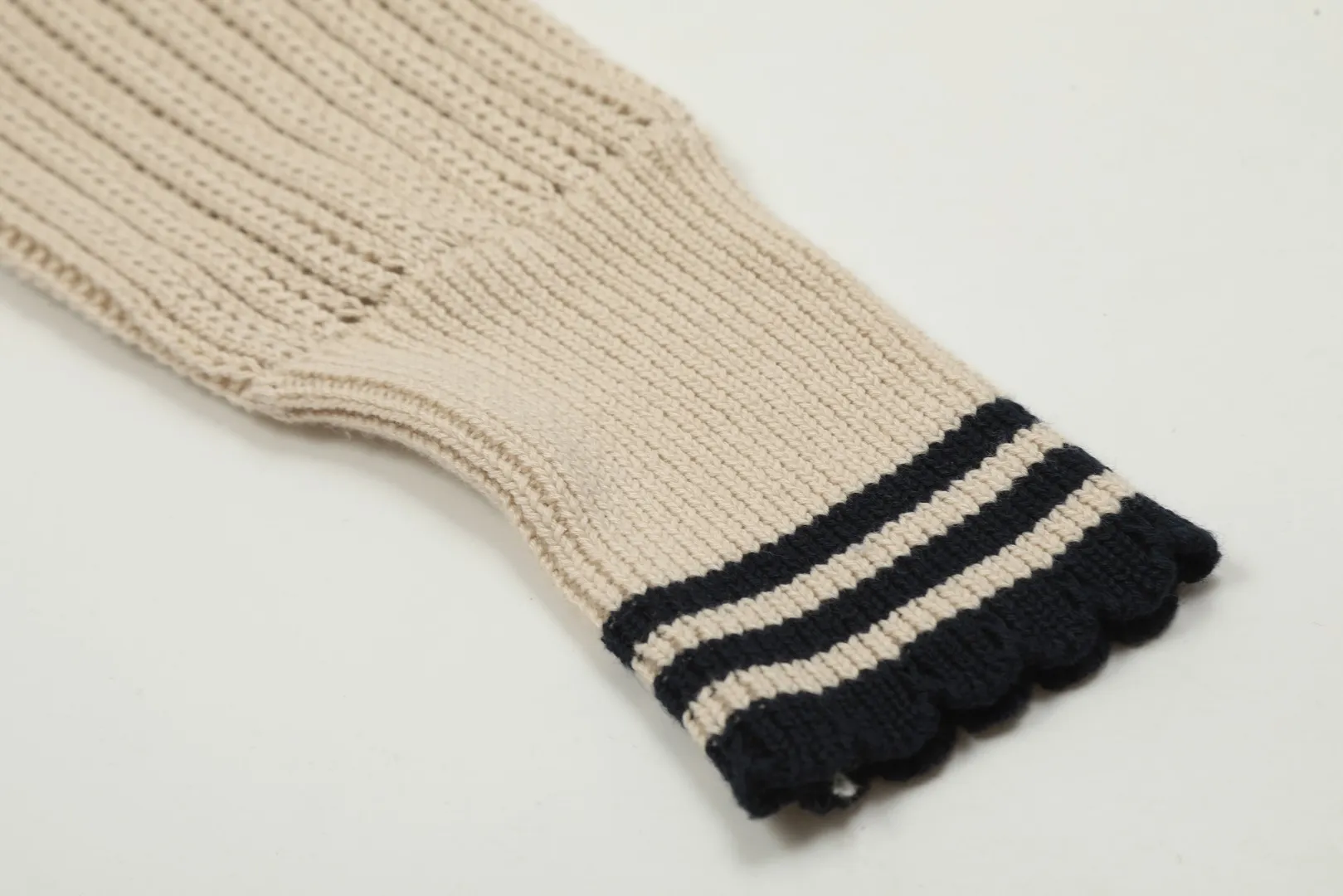 VIVI119# vivienne west wood West Queen Vivian Saturn New Retro "Unisex" Hollow Design Knitted Sweater Wool Round Neck 2024 Spring Latest Style Size: S -M- L Color: Apricot Royal Blue